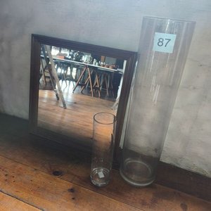 Lote siguiente: Juego de 2 Floreros y Espejo Redondo
