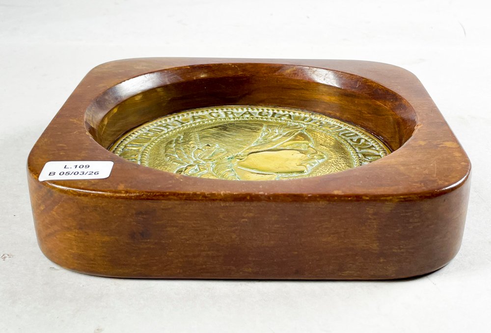 Cenicero en madera y bronce con moneda de oro - imagen 2