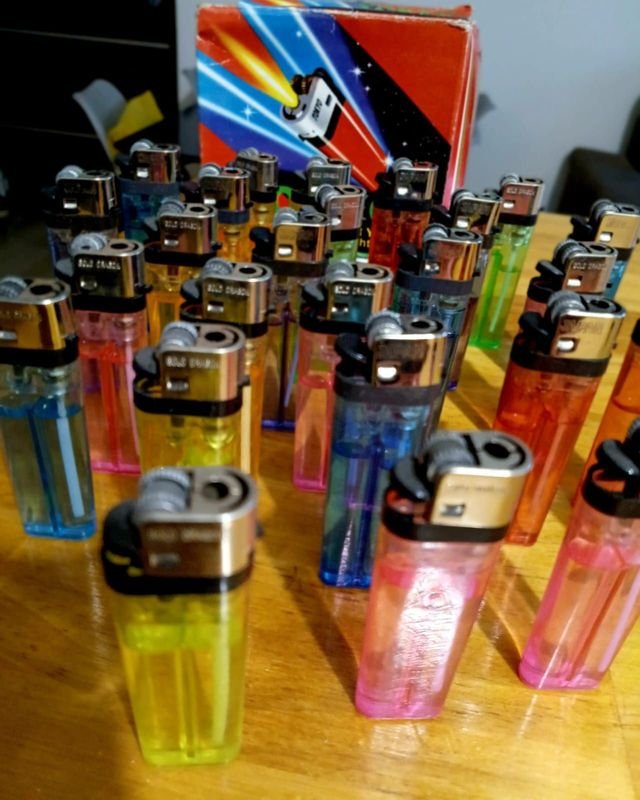 Pack de 50 Encendedores Descartables Tokyo