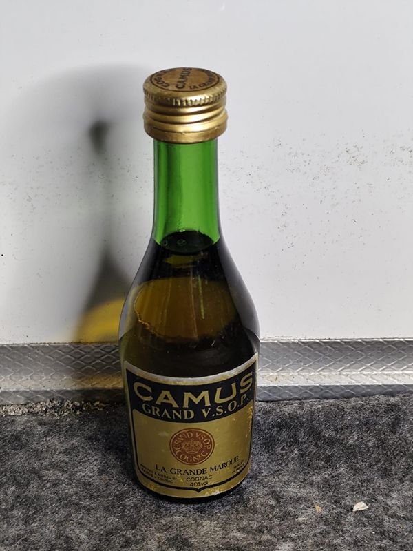 Botellita de Coñac Camus Grand VSOP Sellada Importado Francés - imagen 1
