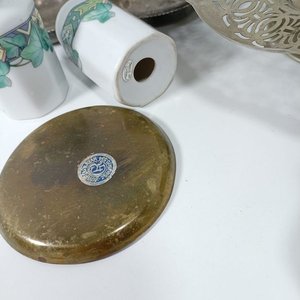 Bandeja Metálica Vintage, Saleros de Cerámica y Recipiente Cisne - imagen 4