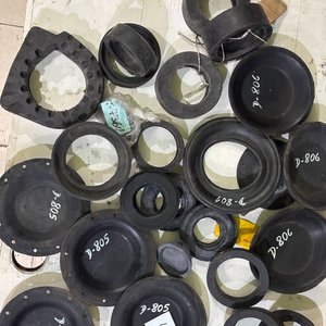 Lote de Gomas y Repuestos de Caucho Variados - imagen 6