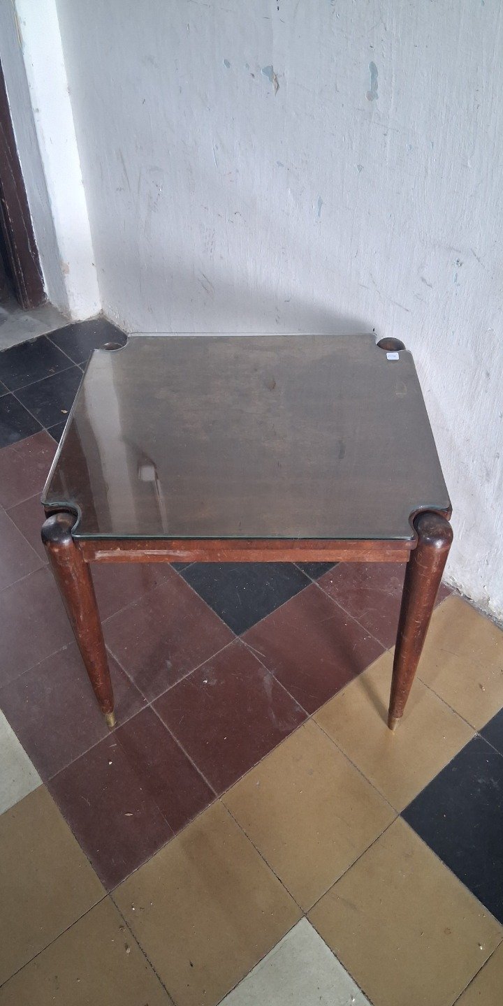 Mesa ratona con vidrio