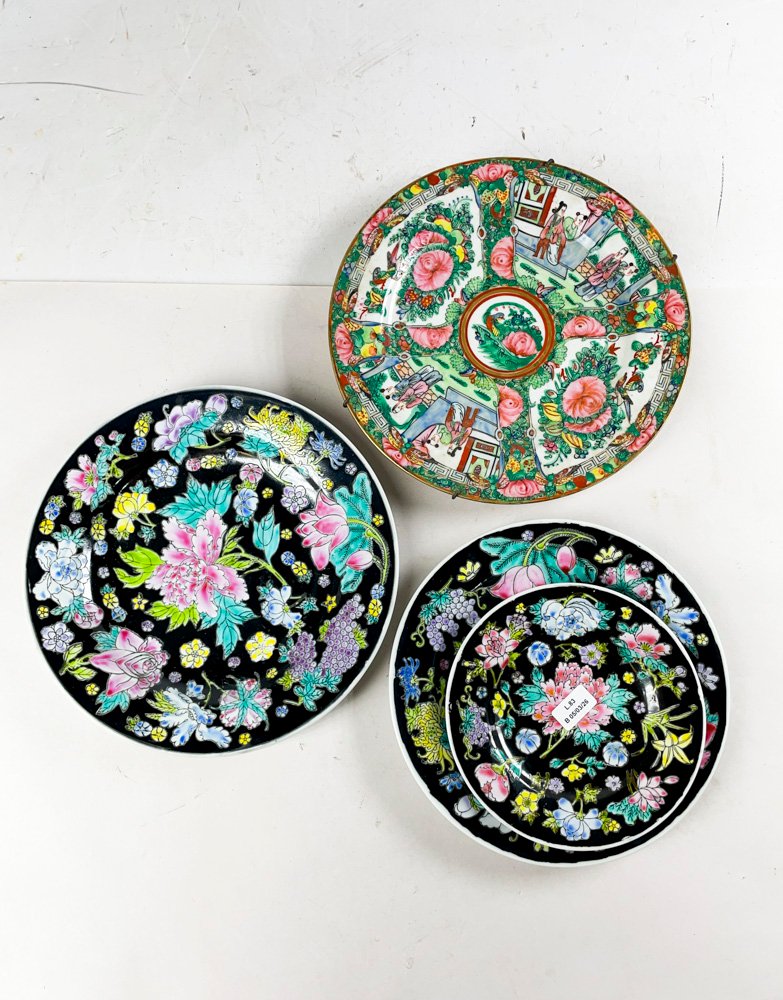 Lote anterior: Cuatro platos en porcelana oriental florada