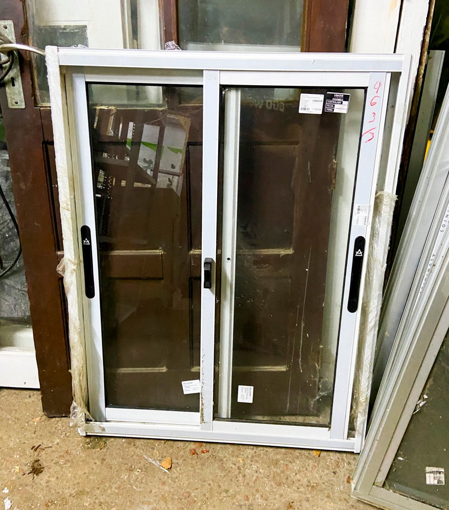 Lote anterior: Ventana aluminio color blanco y vidrio doble hoja corrediza