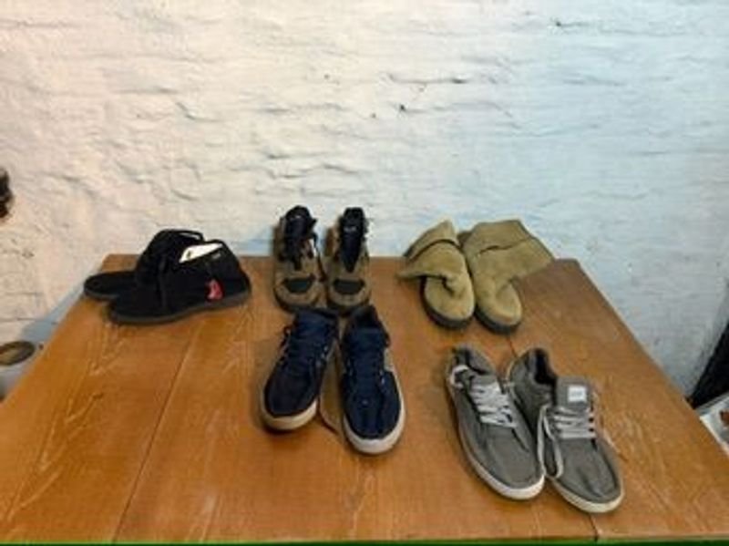 Lotes de zapatos y botas nuevos en excelente condición - imagen 1