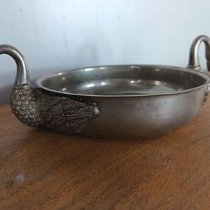 Centro de Mesa Decorativo con Cisnes en Metal Plateado - imagen 2