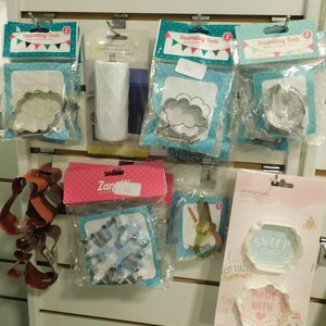 Lote siguiente: Moldes y accesorios para cocina