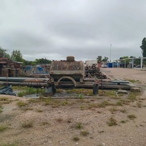 Lote anterior: Tanque Metálico Oxidado con Estructura