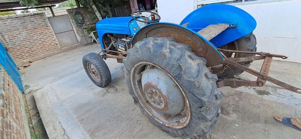 Tractores y maquinaria agrícola, partes y accesorios - imagen 7