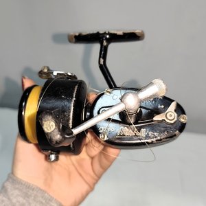 Reel Frontal Metálico Garcia Mitchell Usado - imagen 3