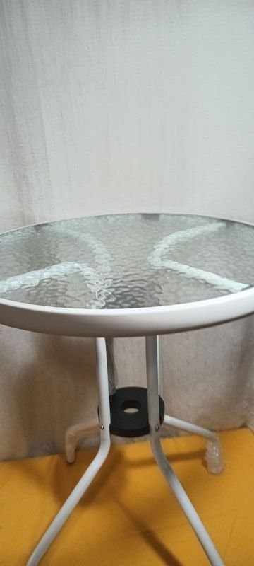 Lote anterior: Mesa de jardín de hierro y vidrio