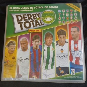 Archivador Panini Derby Total 2005/06 con Tarjetas Coleccionables de La Liga Española - imagen 1