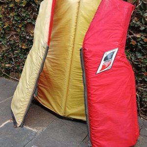 Chaleco Salvavidas Rocket Jacket Rojo y Amarillo - imagen 1