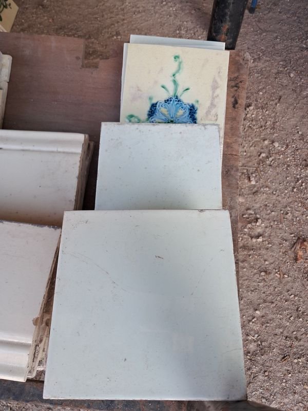 Lotes de mayólicas con flores en celeste - imagen 3