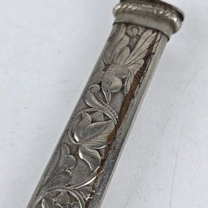 Vaina de Cuchillo Criollo con Grabados Florales y de Aves - imagen 3