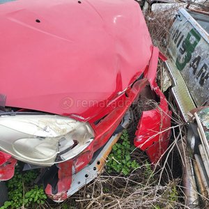 Renault Sandero 205 Rojo - Vehículo para repuestos o chatarra - imagen 7