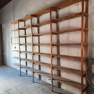 Lote siguiente: Estantería Grande de Pino Blanco con 8 Estantes