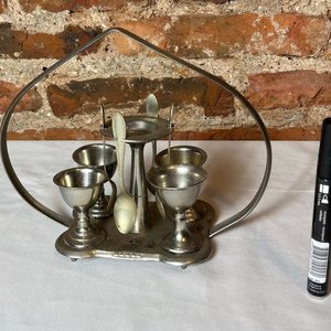 Huevera de Platina con Soporte y 4 Compoteras con Cucharitas - imagen 7
