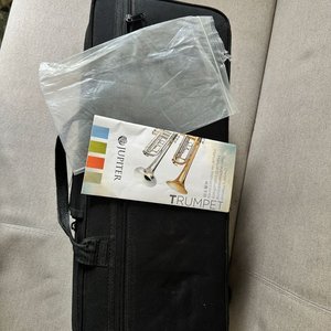 Trompeta Jupiter JTR 408 Dorada con Estuche y Manual - imagen 2