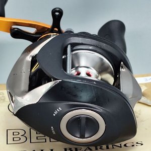 Reel de Pesca Bellus Partner 4+1 Rulemanes con Caja y Accesorios - imagen 7