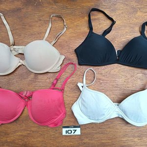 Conjunto Íntimo Femenino: Corpiños y Bombachas de Terciopelo Azul y Otros Colores - imagen 4
