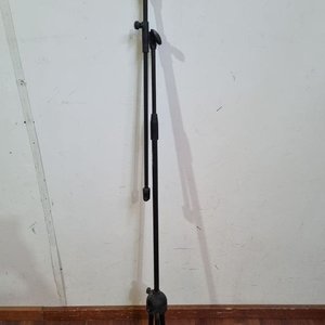 Soporte de Micrófono Proel "Made in Italy" con Boom Regulable y Patas Retráctiles - imagen 3