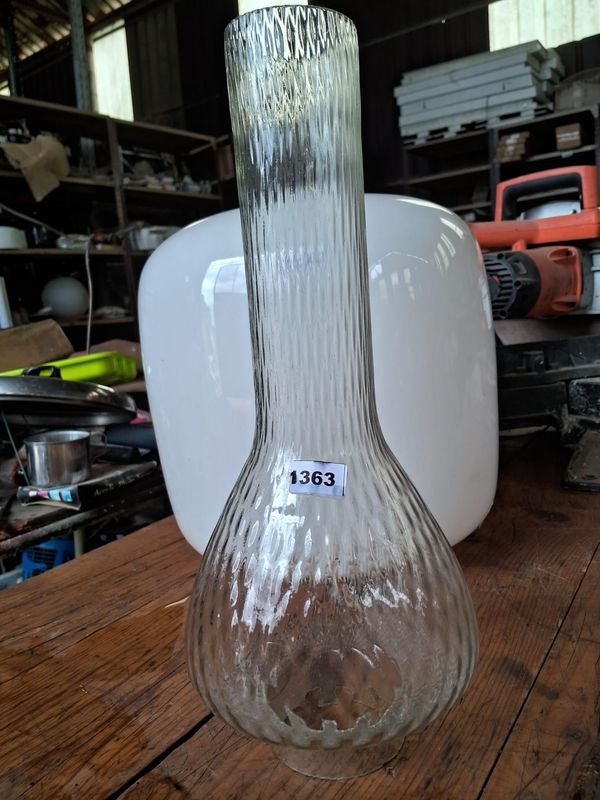Lote anterior: Vaso de vidrio tulipán con textura ribbada y etiqueta numerada