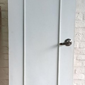 Hoja de Puerta Interior Blanca con Manija Metálica - imagen 2