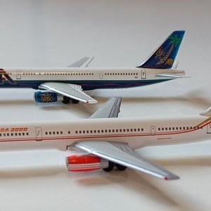 Lote de 2 Aviones a Escala Herpa B757 ATA y B757 Canadá 3000 - imagen 1