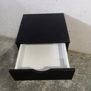Mesa de Noche Moderna Madera Oscura con Cajón y Compartimento - imagen 5