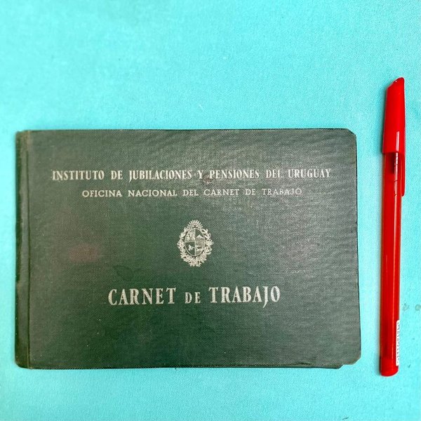 Carnet de Trabajo Antiguo Instituto de Jubilaciones y Pensiones Uruguay - imagen 1