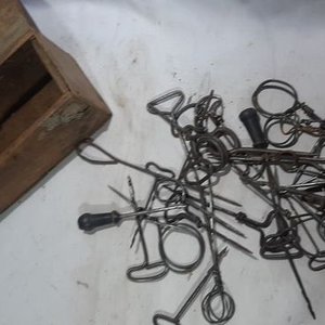 Cajoncito de Madera con Herramientas Metálicas Varias - imagen 3