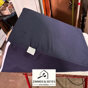 Almohada Triangular Anti Reflujo Azul Marino - imagen 2