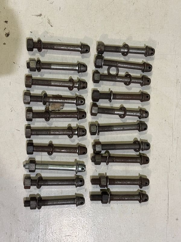 Lote de Tornillos y Tirafondos Antiguos para Cama - imagen 1