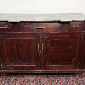 Antiguo Aparador de Madera Oscura con Tapa de Mármol para Restaurar - imagen 1