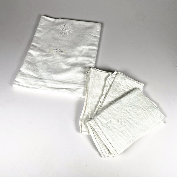 Mantel de Hilo Blanco con Seis Servilletas