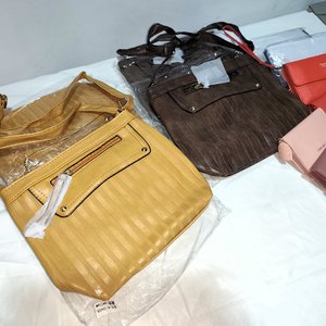 Lote de Carteras, Billeteras y Porta Celulares en Eco Cuero Nuevos - imagen 3