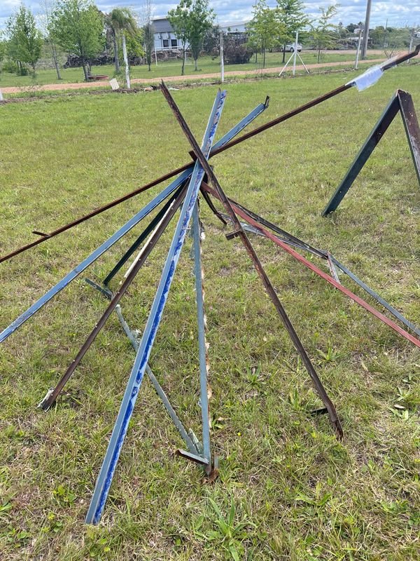 Lote de Ángulos y Perfiles de Hierro para Construcción - imagen 1