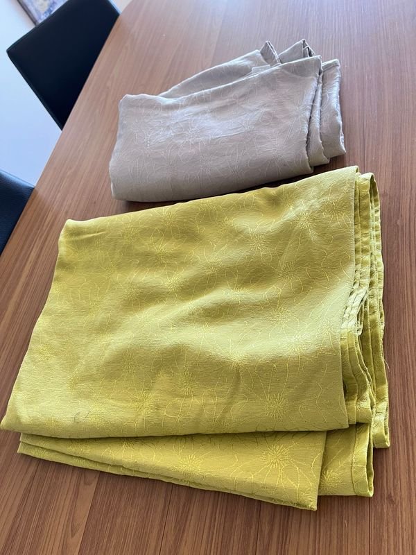 Lote anterior: Manteles de tela con bordado en colores