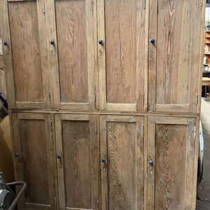Mueble Antiguo de Pinotea con Divisiones Tipo Casilleros - imagen 2