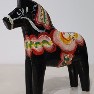Caballo de Dala Negro Pintado a Mano - Decoración Sueca - imagen 4