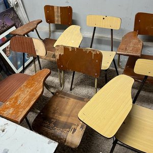Lote de 7 Mesas y 15 Sillas Escolares de Hierro y Madera - imagen 7
