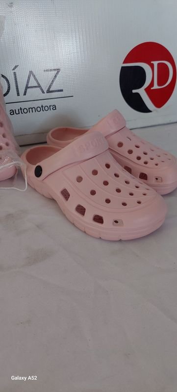Zapatillas de plástico rosa - imagen 2