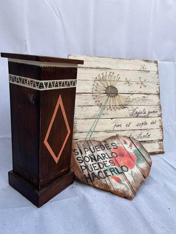 Cuadros decorativos y paraguero en madera - imagen 4