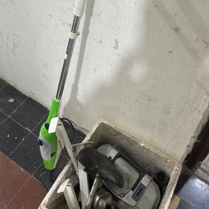 Lote siguiente: Equipo de Limpieza a Vapor y Accesorios Varios