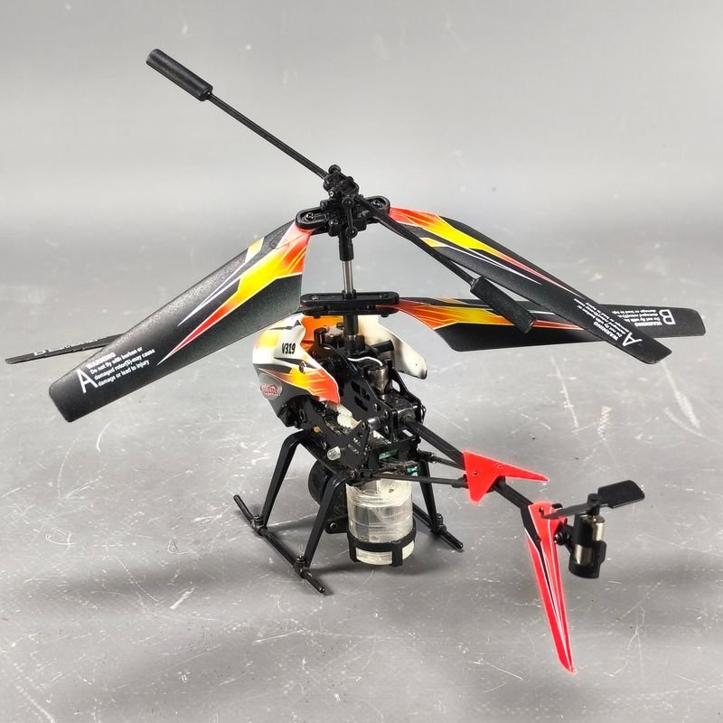 Helicóptero controlado a distancia con lanzamiento de agua - imagen 6
