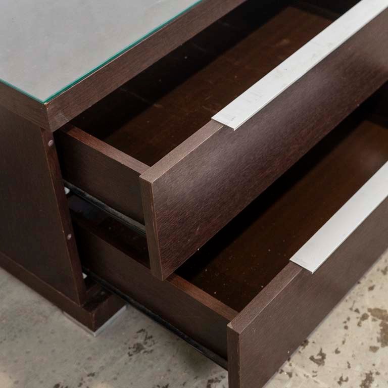 Rack de TV con cuatro cajones: Un almacenamiento elegante y funcional - imagen 3
