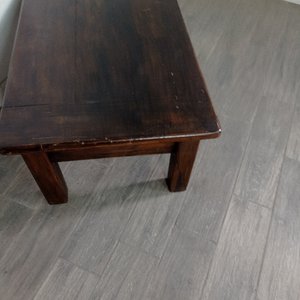 Mesa Ratona De Madera Oscura Con Cajón - imagen 5