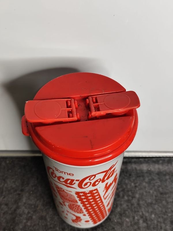 Vaso Grande Coca-Cola Plástico con Tapa Roja